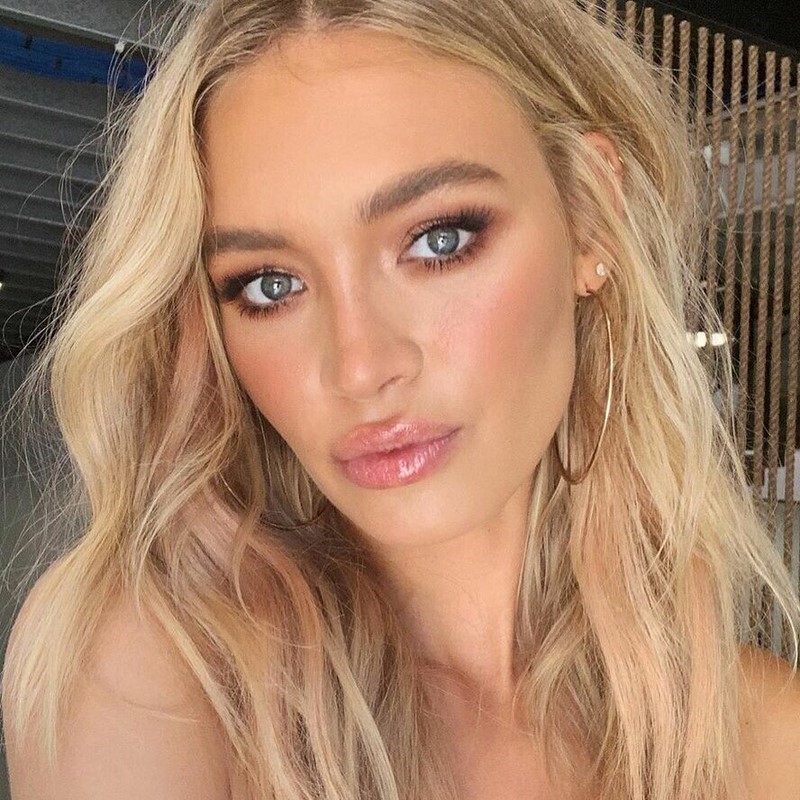 Повседневный макияж 2026: красивые идеи мейкапа на фото