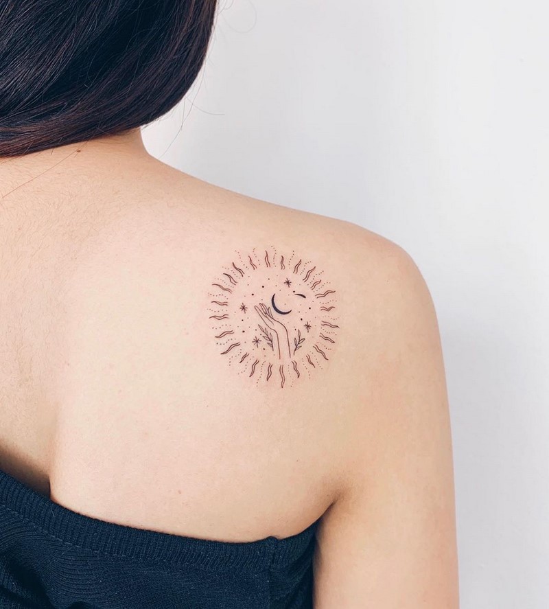 Маленькие тату для девушек 2026: эскизы, дизайн, идеи рисунков