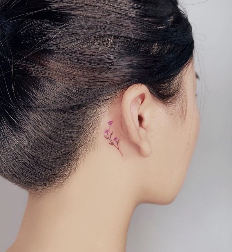 Маленькие тату для девушек 2026: эскизы, дизайн, идеи рисунков