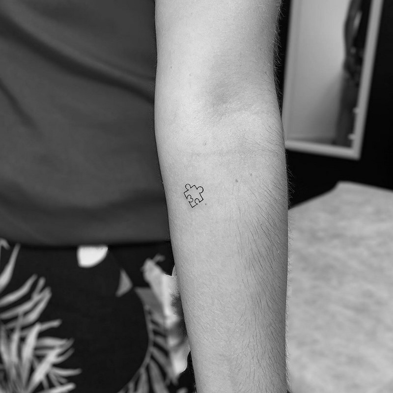 Маленькие тату для девушек 2026: эскизы, дизайн, идеи рисунков