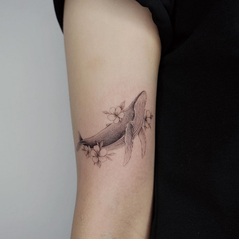 Маленькие тату для девушек 2026: эскизы, дизайн, идеи рисунков