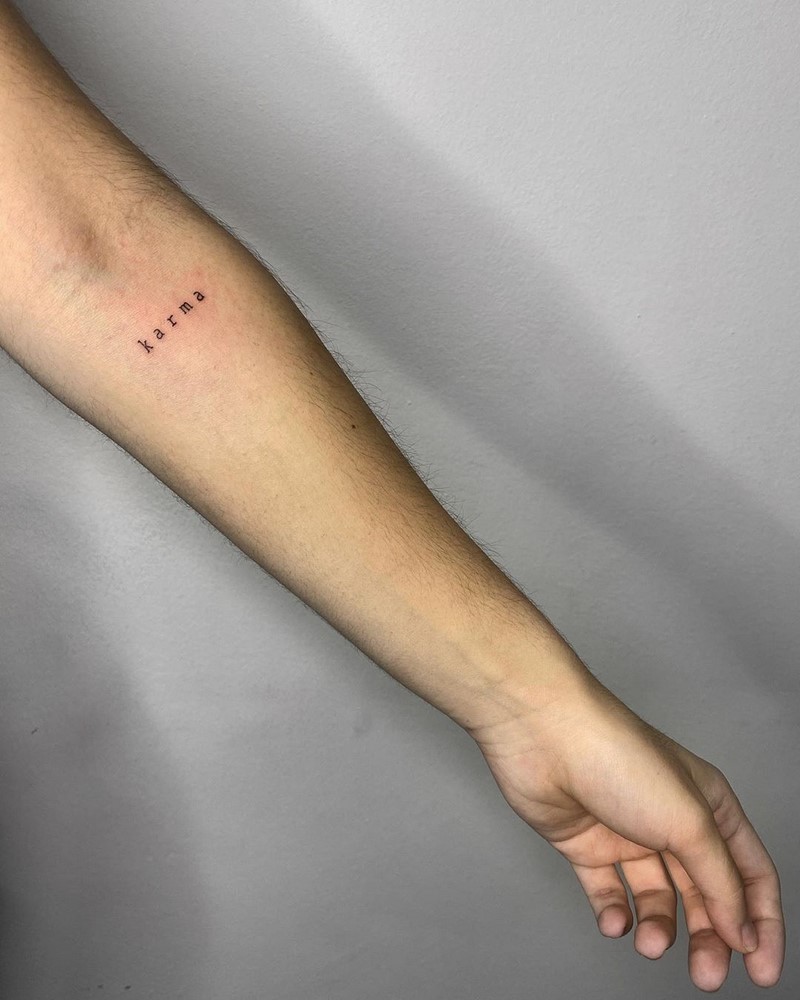 Маленькие тату для девушек 2026: эскизы, дизайн, идеи рисунков