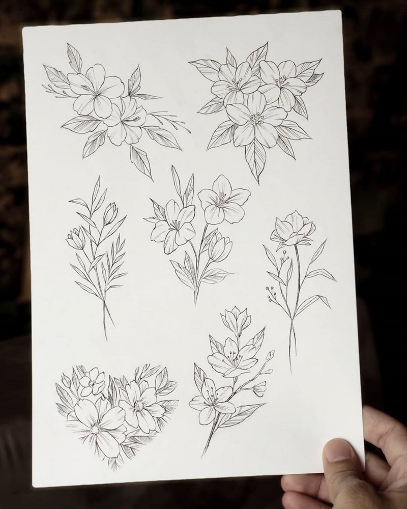 Маленькие тату для девушек 2026: эскизы, дизайн, идеи рисунков