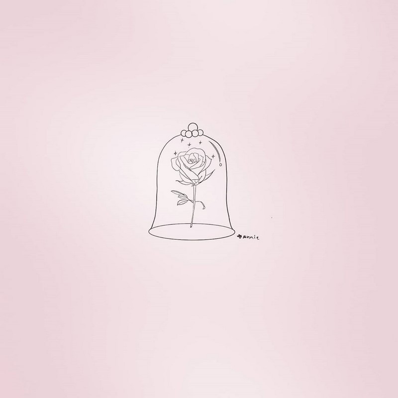 Маленькие тату для девушек 2026: эскизы, дизайн, идеи рисунков