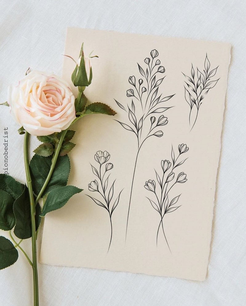 Маленькие тату для девушек 2026: эскизы, дизайн, идеи рисунков