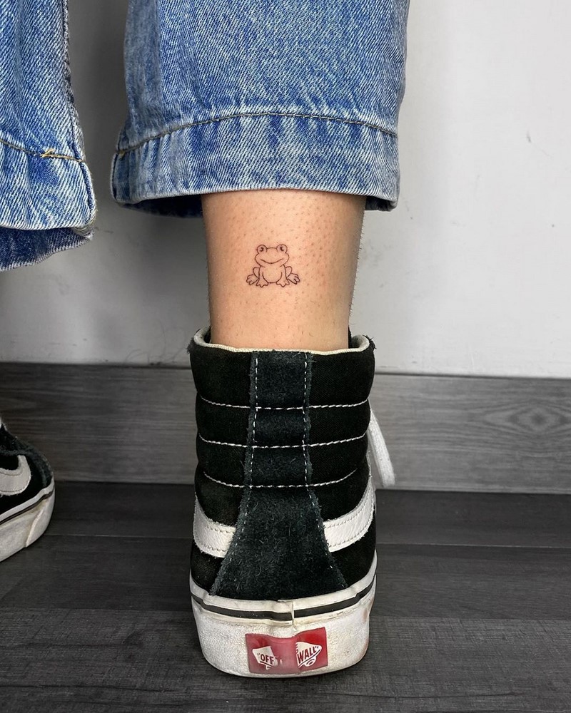 Маленькие тату для девушек 2026: эскизы, дизайн, идеи рисунков