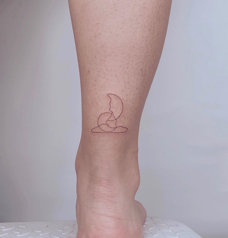 Маленькие тату для девушек 2026: эскизы, дизайн, идеи рисунков