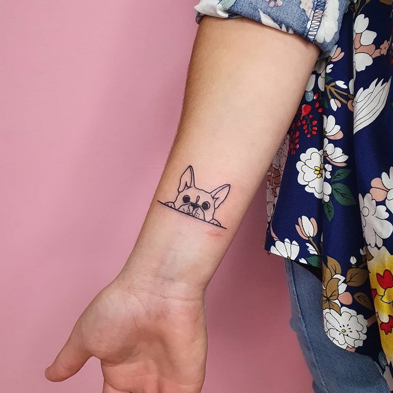 Маленькие тату для девушек 2026: эскизы, дизайн, идеи рисунков