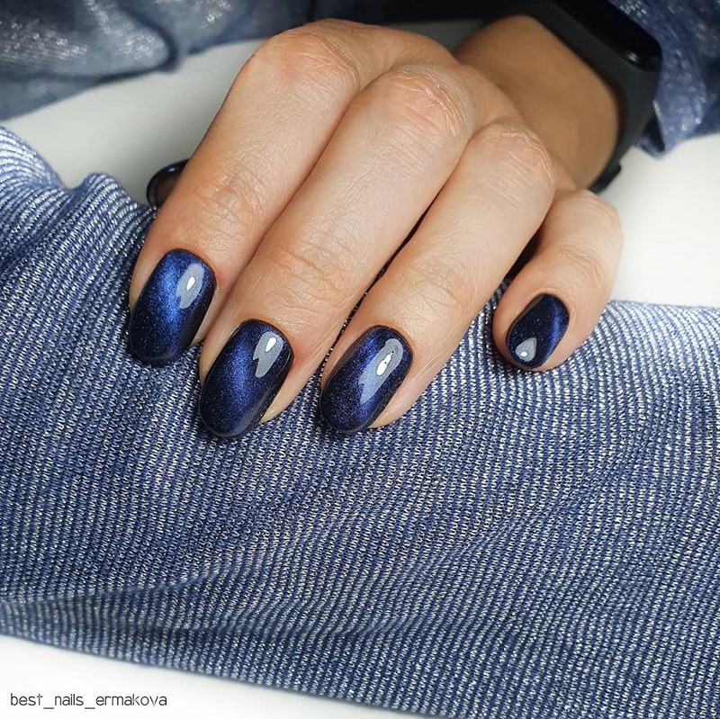 Модный маникюр кошачий глаз 2026: свежие идеи дизайна ногтей на фото