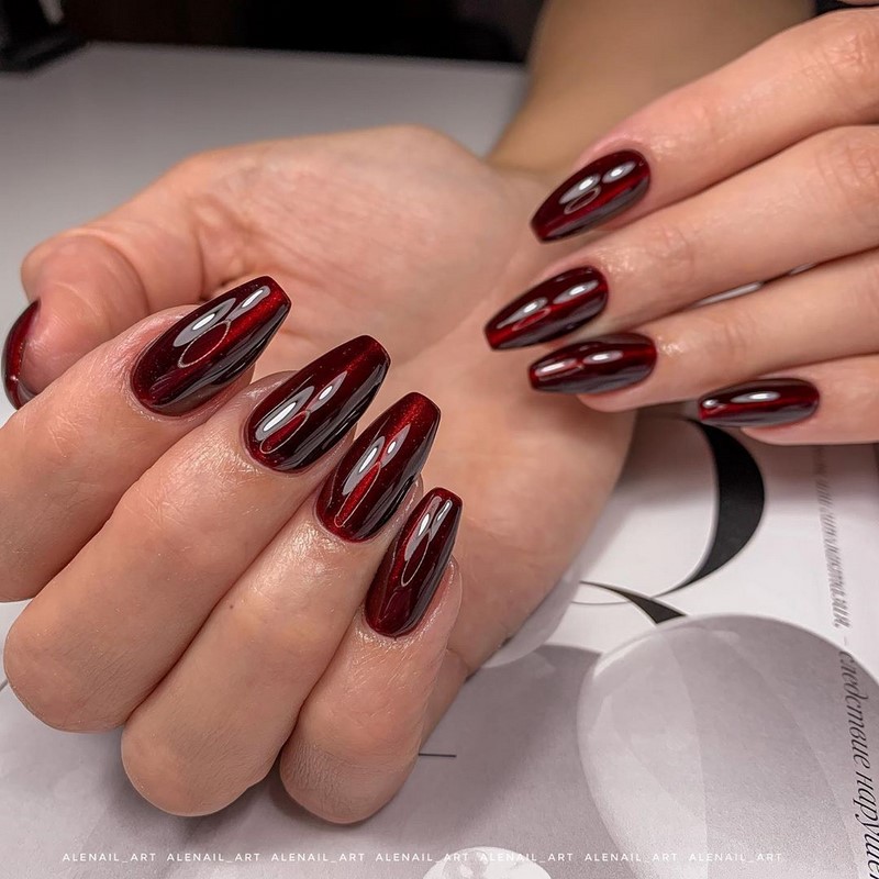 Модный маникюр кошачий глаз 2026: свежие идеи дизайна ногтей на фото