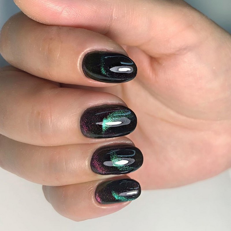 Модный маникюр кошачий глаз 2026: свежие идеи дизайна ногтей на фото