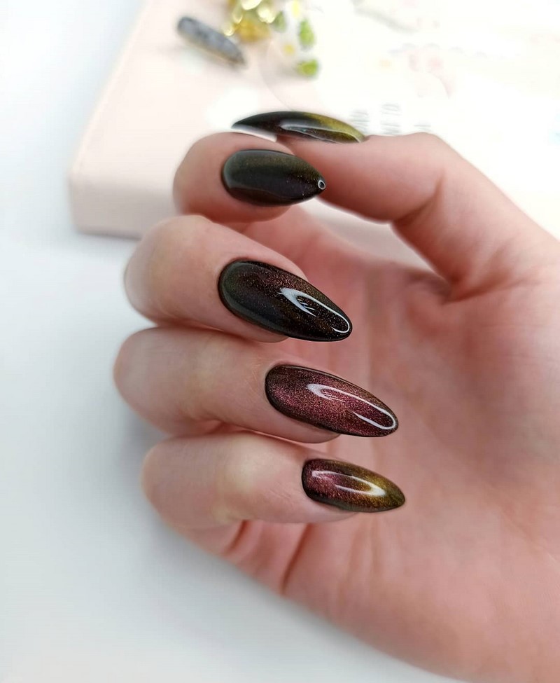 Модный маникюр кошачий глаз 2026: свежие идеи дизайна ногтей на фото