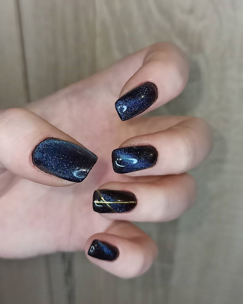 Модный маникюр кошачий глаз 2026: свежие идеи дизайна ногтей на фото