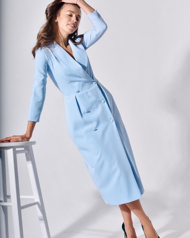 Стильные платья для офиса 2026: трендовые наряды для деловых женщин