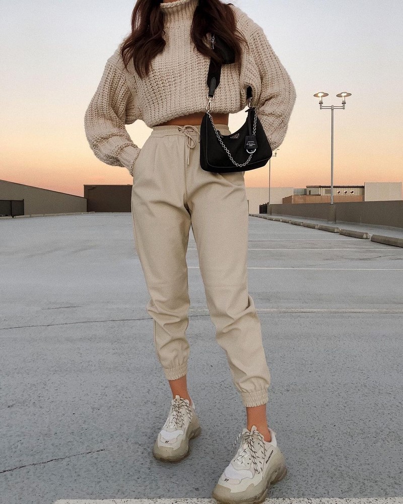 Модные джоггеры 2026: как и с чем носить трендовые брюки?