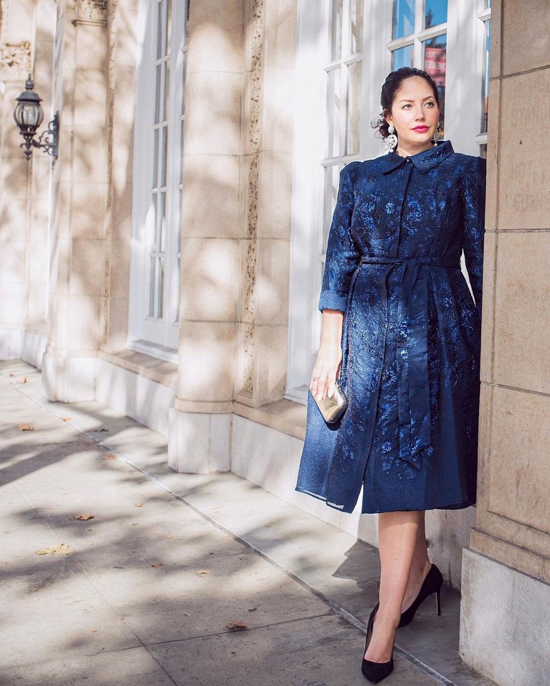 Стильные платья для офиса 2026: трендовые наряды для деловых женщин