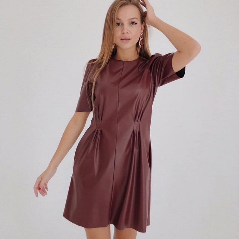 Стильные платья для офиса 2026: трендовые наряды для деловых женщин