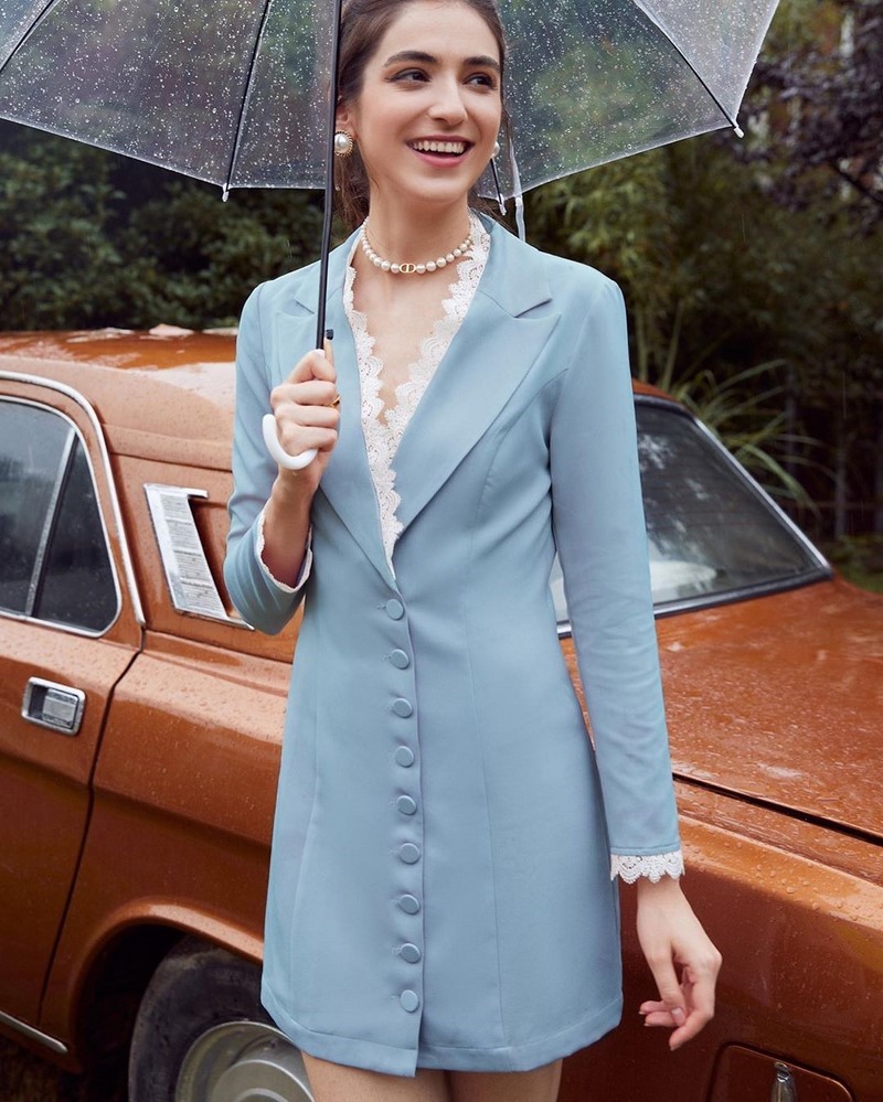 Платье-пиджак 2026: трендовые новинки в стильных образах на фото