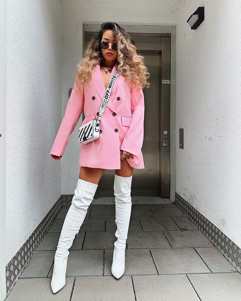 Платье-пиджак 2026: трендовые новинки в стильных образах на фото