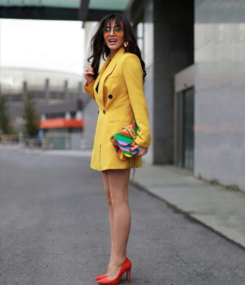 Платье-пиджак 2026: трендовые новинки в стильных образах на фото