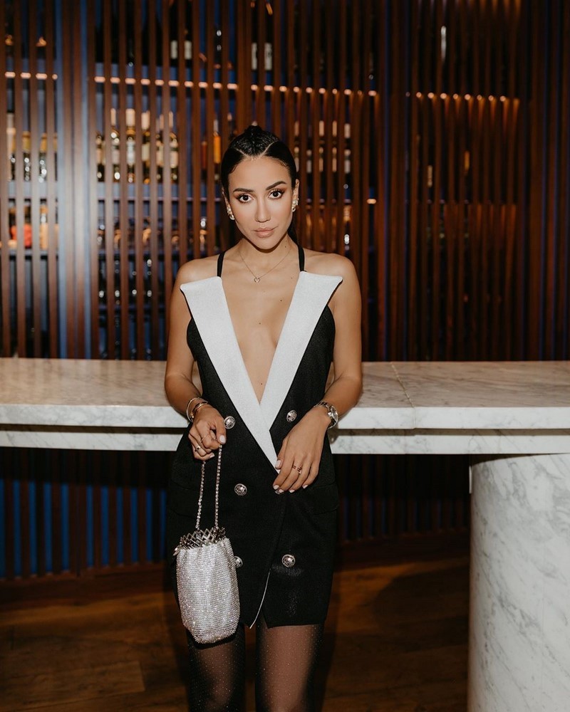 Платье-пиджак 2026: трендовые новинки в стильных образах на фото