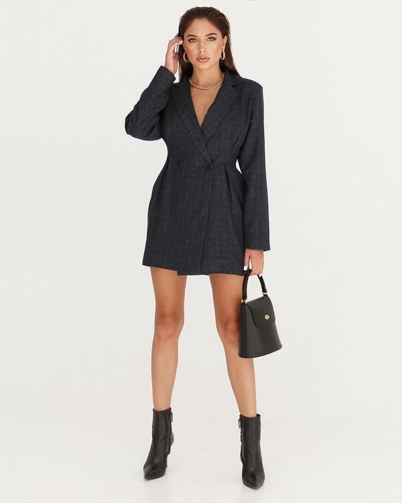 Платье-пиджак 2026: трендовые новинки в стильных образах на фото