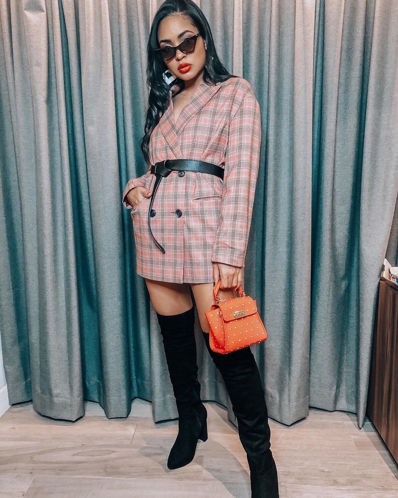 Платье-пиджак 2026: трендовые новинки в стильных образах на фото