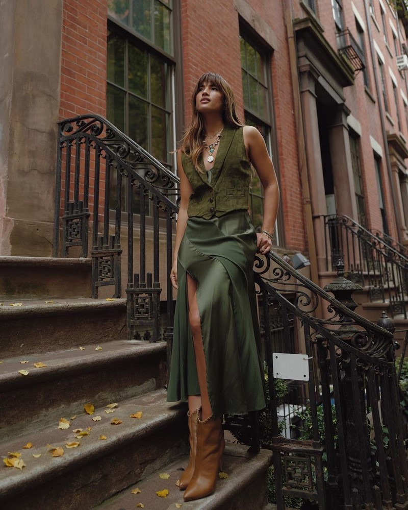 Бельевой стиль 2026: с чем носить одежду в бельевом стиле — фото