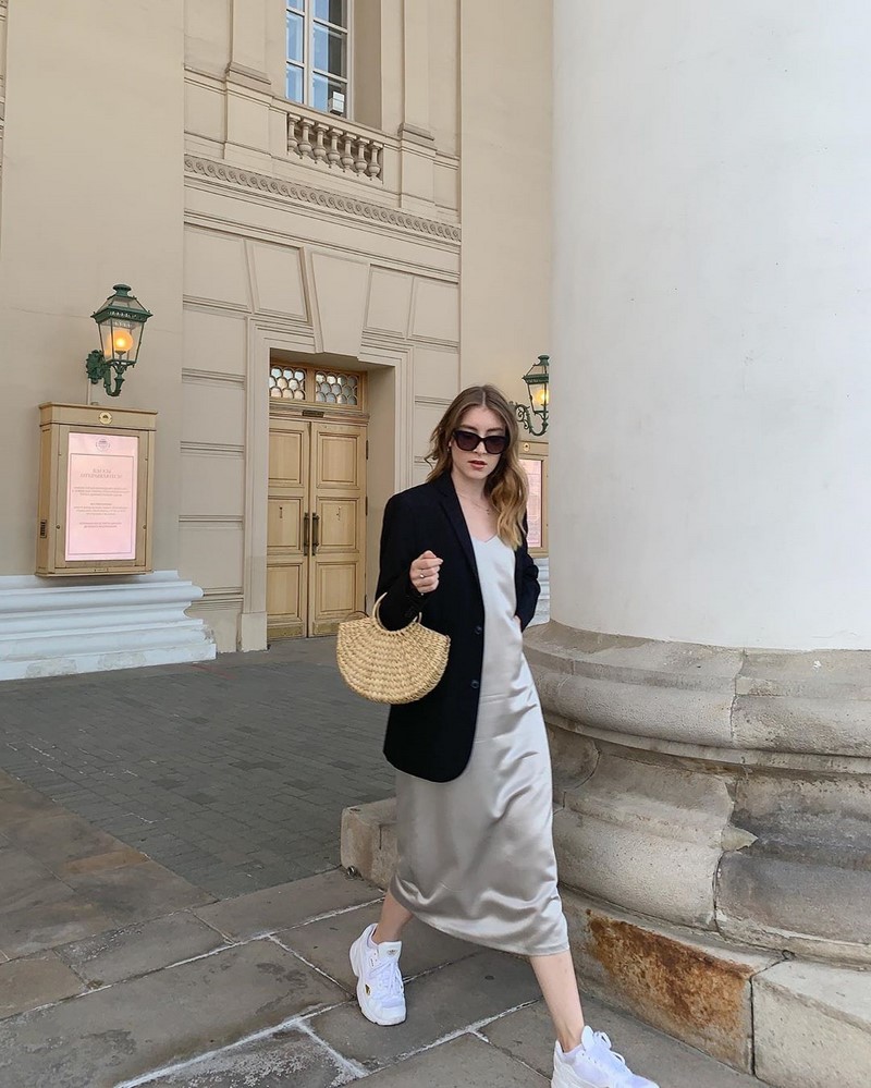 Бельевой стиль 2026: с чем носить одежду в бельевом стиле — фото