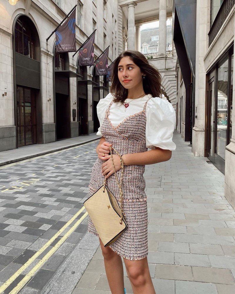 Стильные платья для офиса 2026: трендовые наряды для деловых женщин