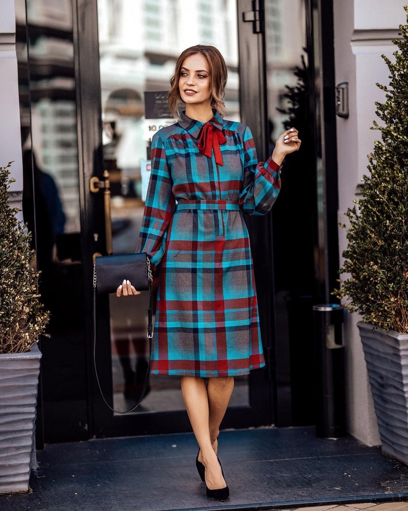 Стильные платья для офиса 2026: трендовые наряды для деловых женщин