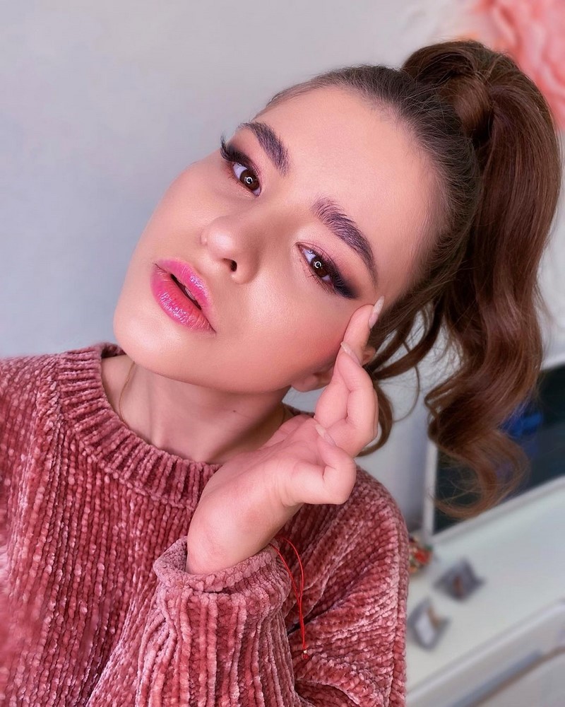 Повседневный макияж 2026: красивые идеи мейкапа на фото