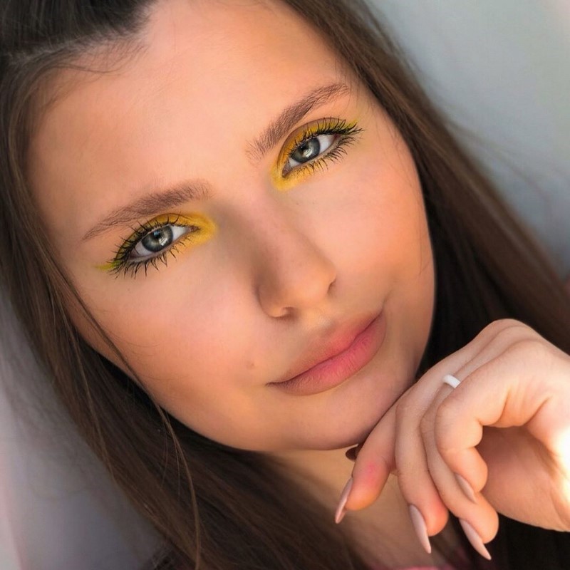 Повседневный макияж 2026: красивые идеи мейкапа на фото