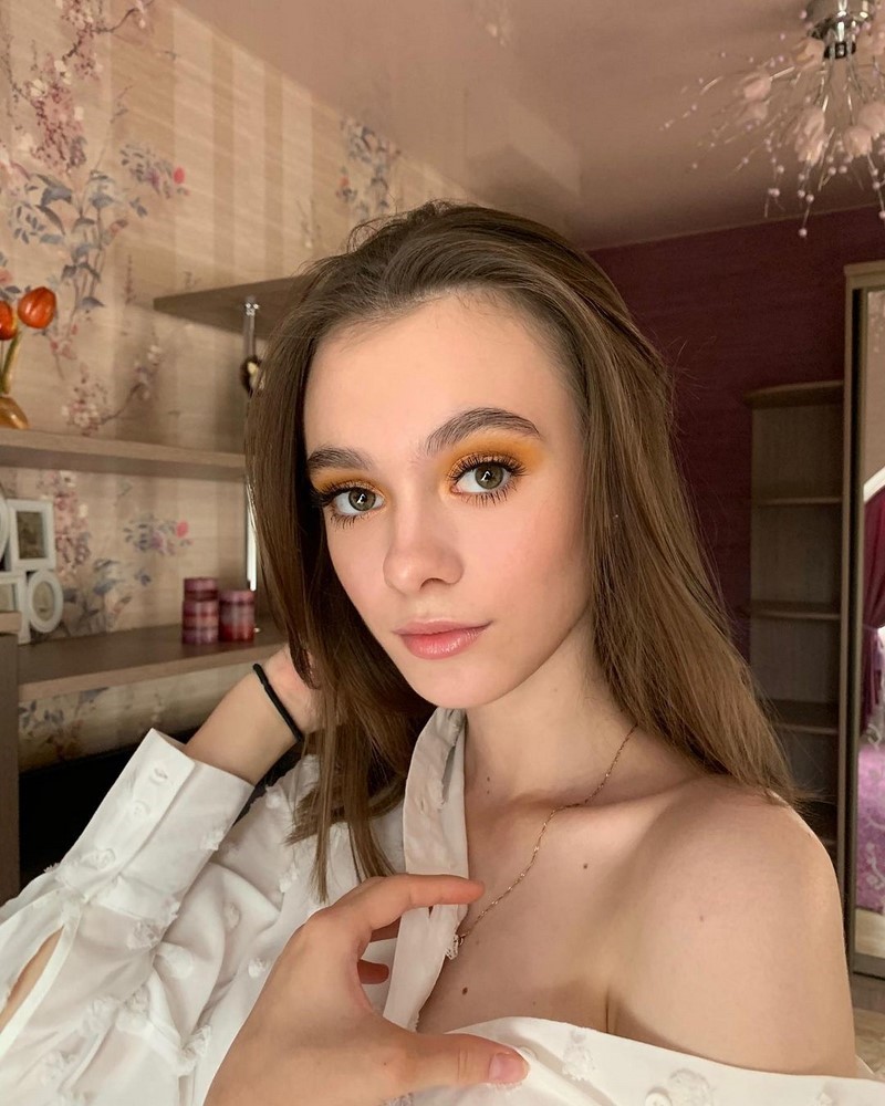Повседневный макияж 2026: красивые идеи мейкапа на фото