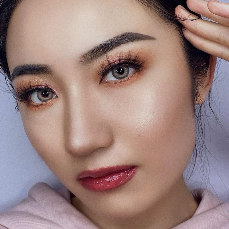 Повседневный макияж 2026: красивые идеи мейкапа на фото