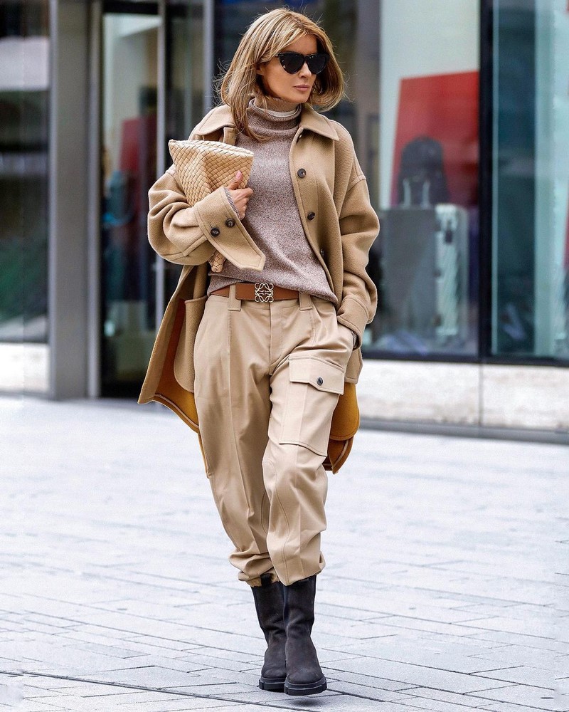 Широкие брюки 2026: топовые новинки в ослепительных образах на фото