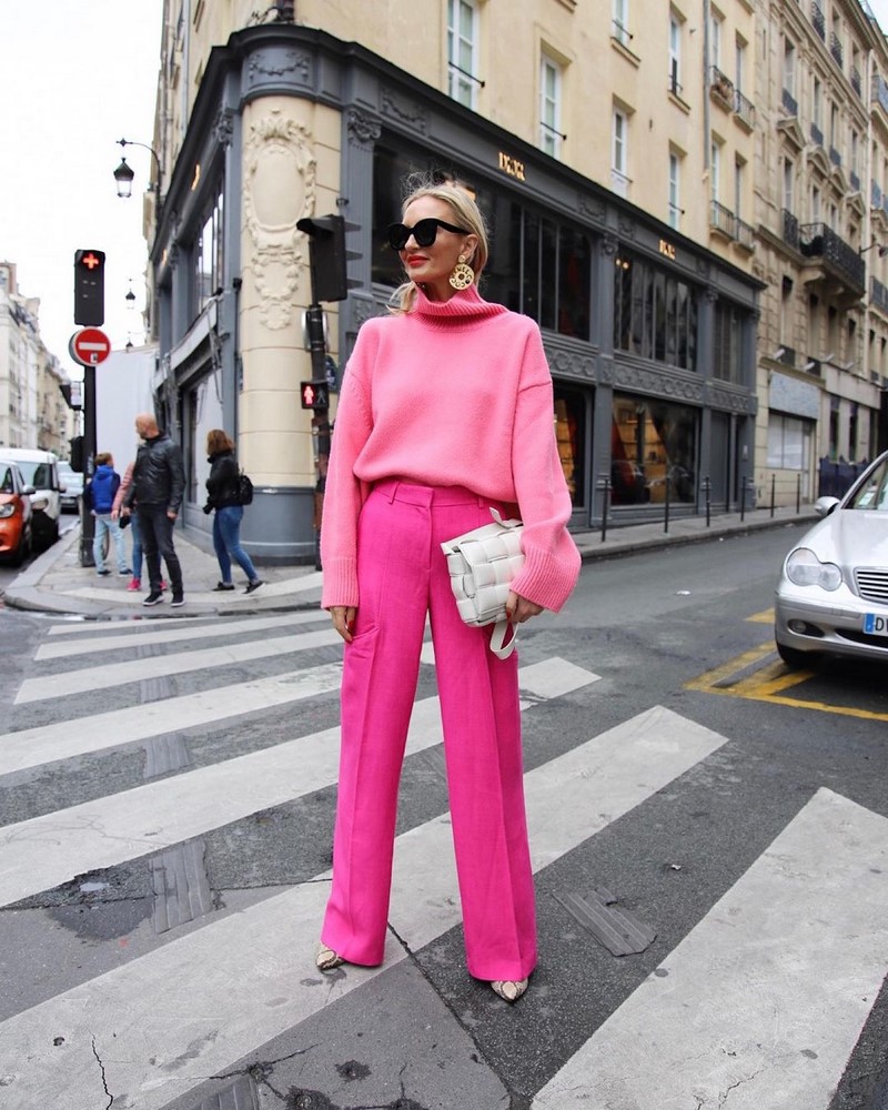 Широкие брюки 2026: топовые новинки в ослепительных образах на фото