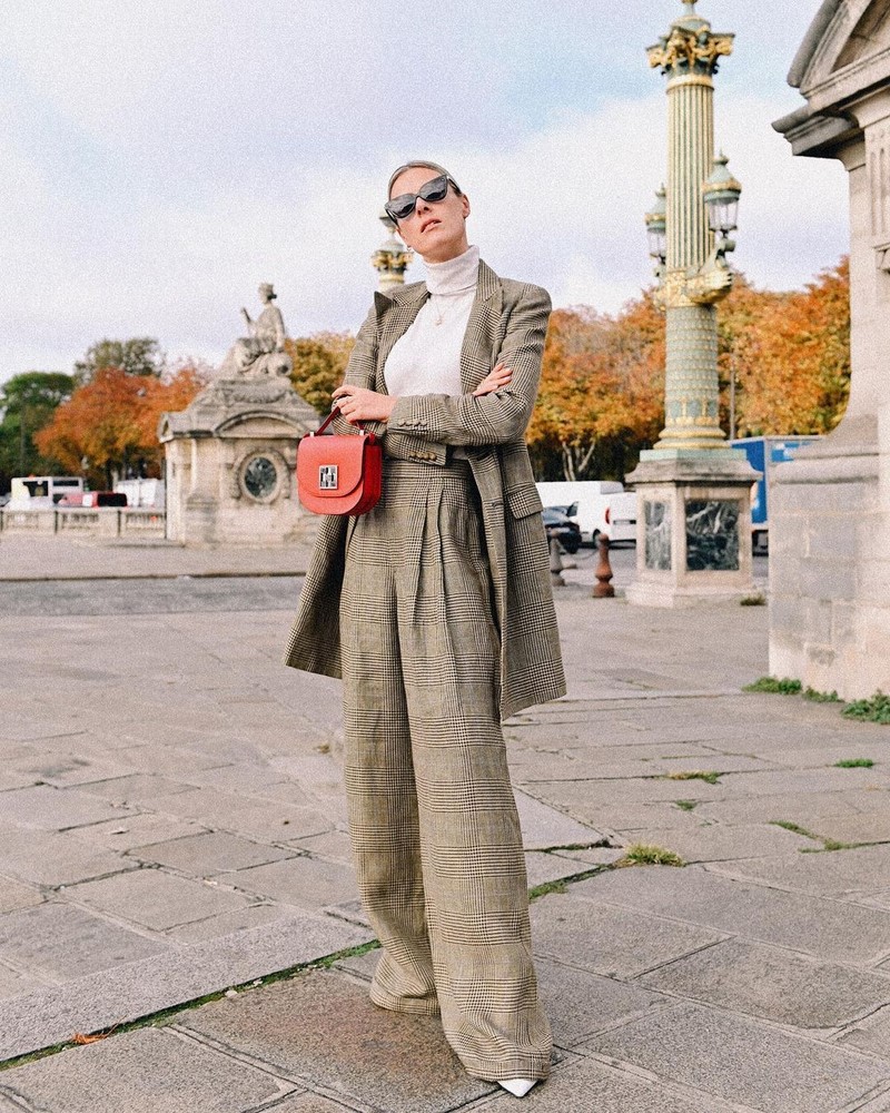 Широкие брюки 2026: топовые новинки в ослепительных образах на фото