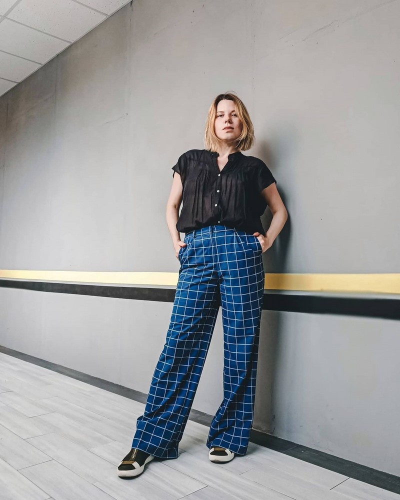 Широкие брюки 2026: топовые новинки в ослепительных образах на фото