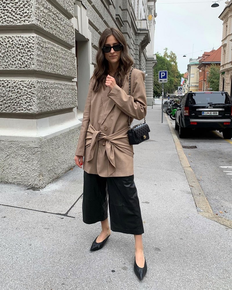 Широкие брюки 2026: топовые новинки в ослепительных образах на фото