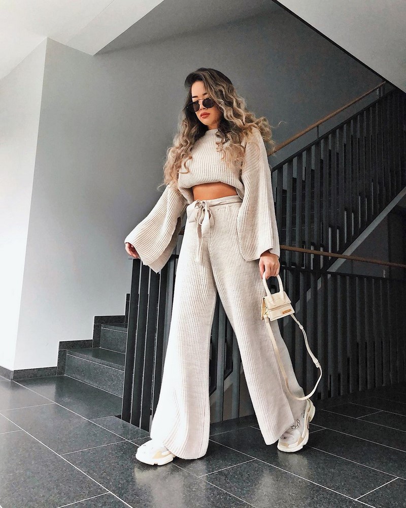 Широкие брюки 2026: топовые новинки в ослепительных образах на фото