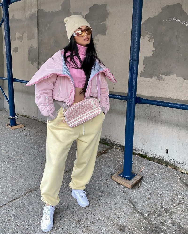 Широкие брюки 2026: топовые новинки в ослепительных образах на фото