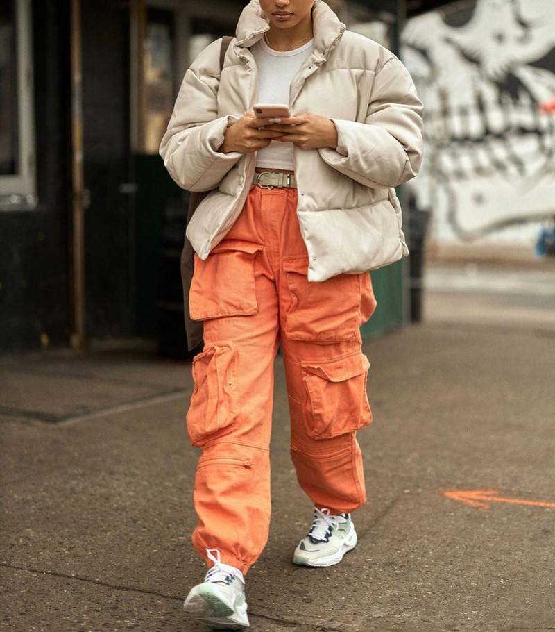 Широкие брюки 2026: топовые новинки в ослепительных образах на фото