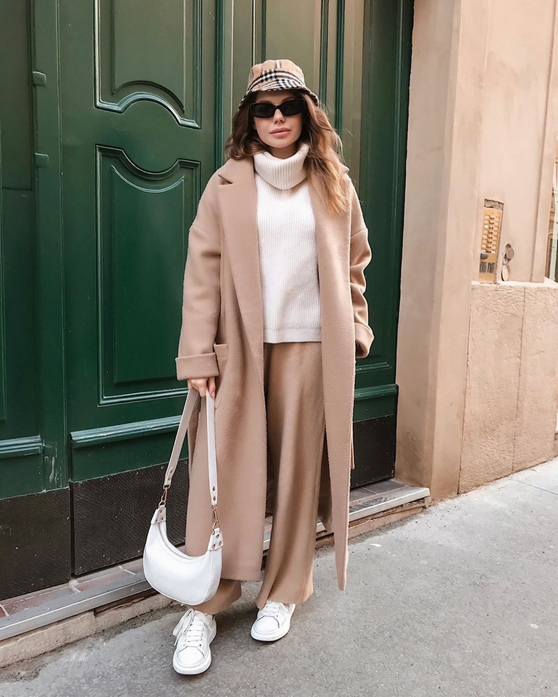 Широкие брюки 2026: топовые новинки в ослепительных образах на фото