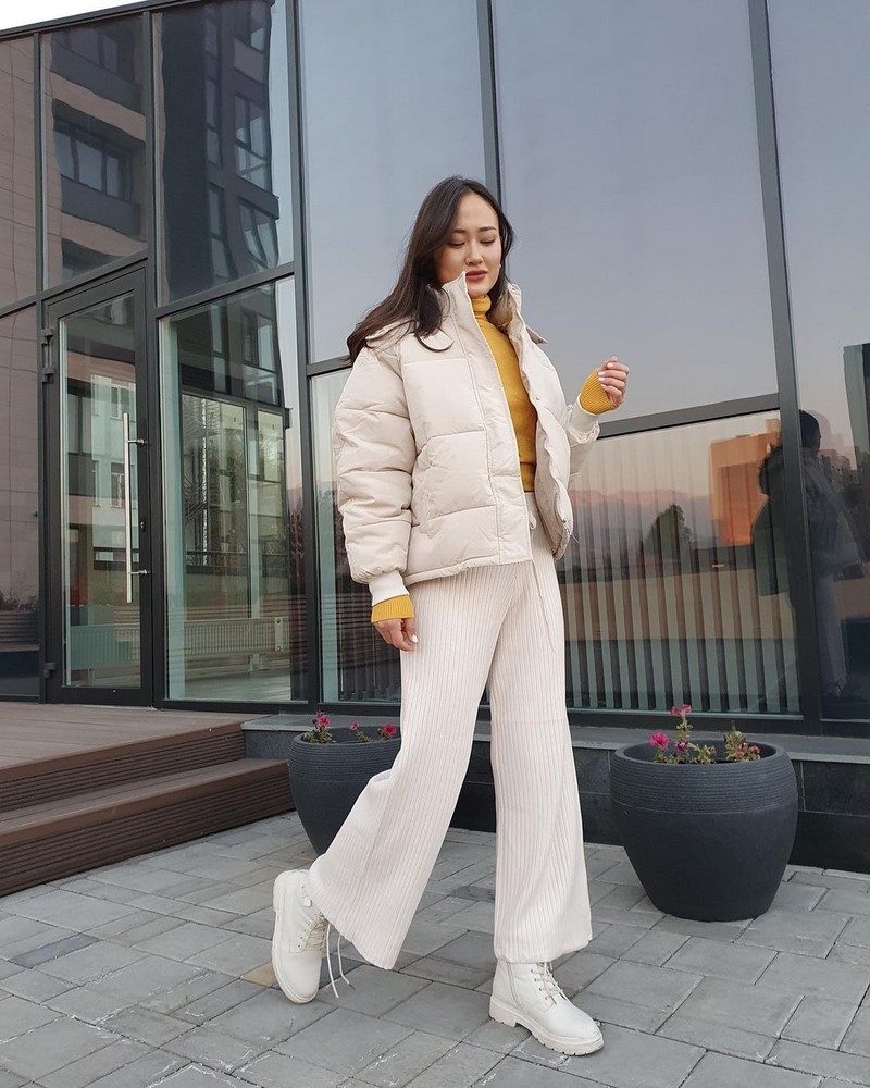 Широкие брюки 2026: топовые новинки в ослепительных образах на фото