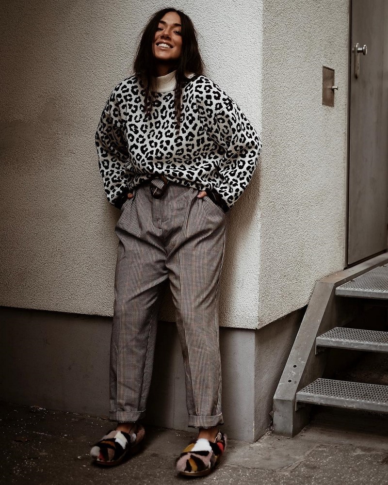 Широкие брюки 2026: топовые новинки в ослепительных образах на фото