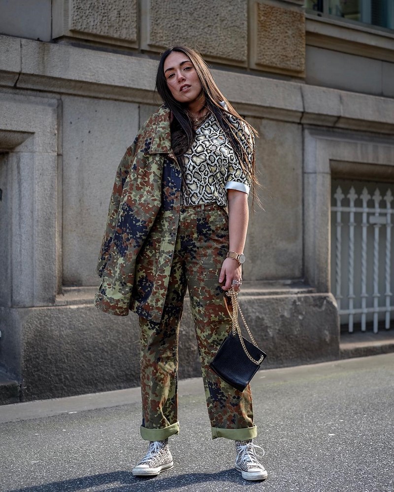 Широкие брюки 2026: топовые новинки в ослепительных образах на фото