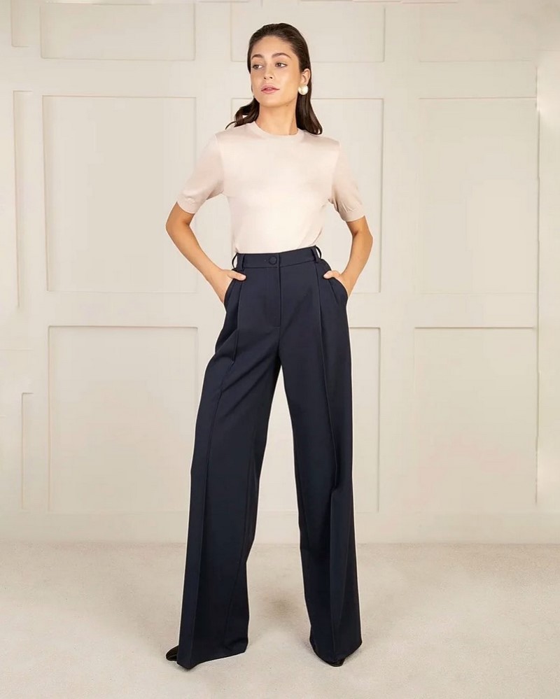 Широкие брюки 2026: топовые новинки в ослепительных образах на фото