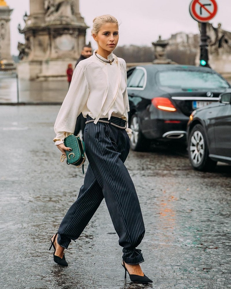 Широкие брюки 2026: топовые новинки в ослепительных образах на фото