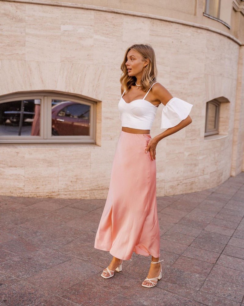 Бельевой стиль 2026: с чем носить одежду в бельевом стиле — фото